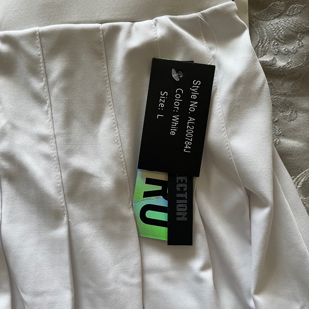 Large Short white skirt